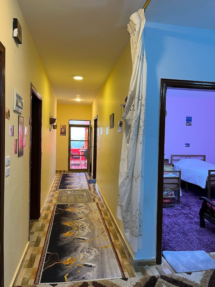 AL-Bustan House & Umm Qais