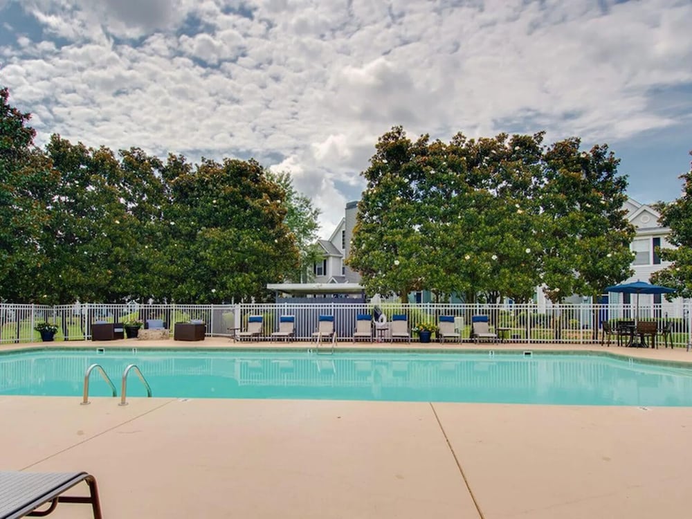 Landing Furnished Apartments near Barfield