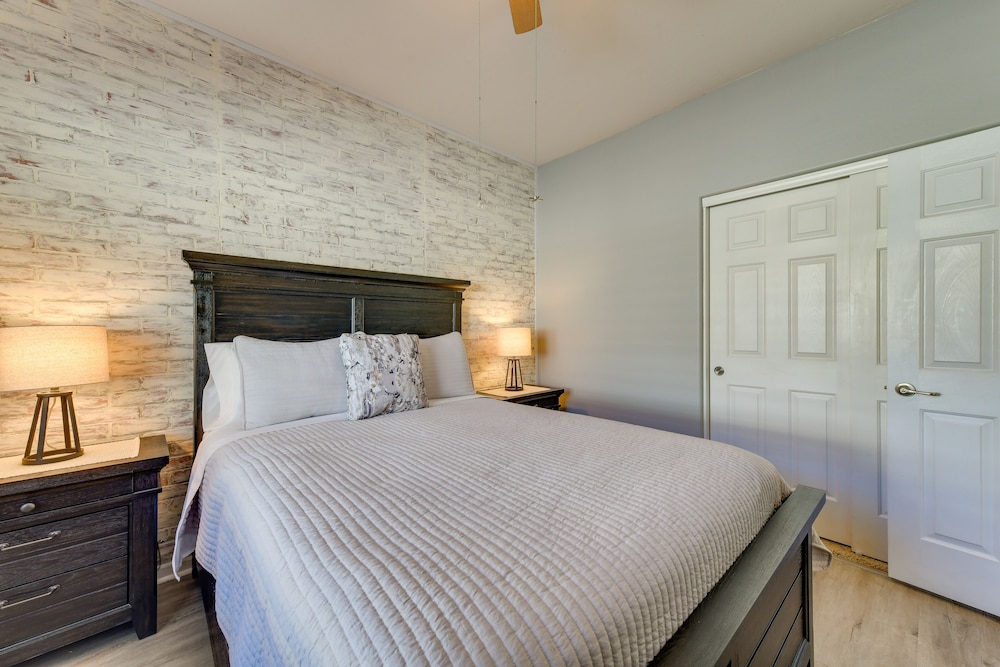 Charming Gilbert Home w/ Patio  Putting Green! - Property Image 22