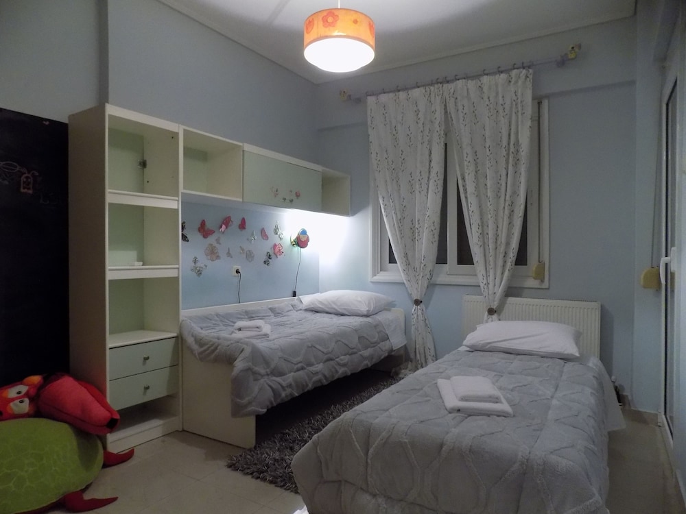 Natalys 2 Bd Gorgeous Apt in Volos