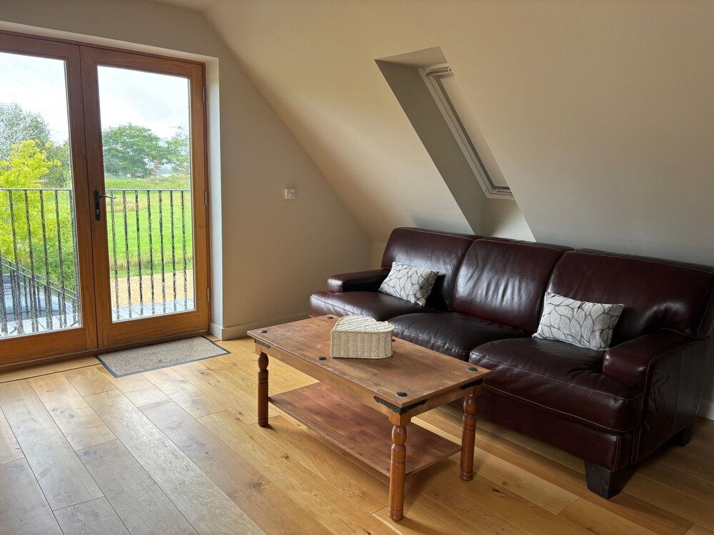 Tranquil Pond View Loft Retreat in Sudbury