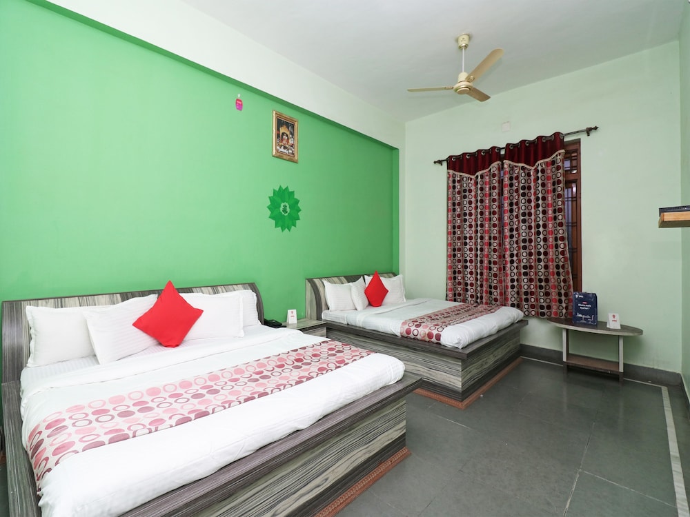 OYO 22644 Bhagat Palace