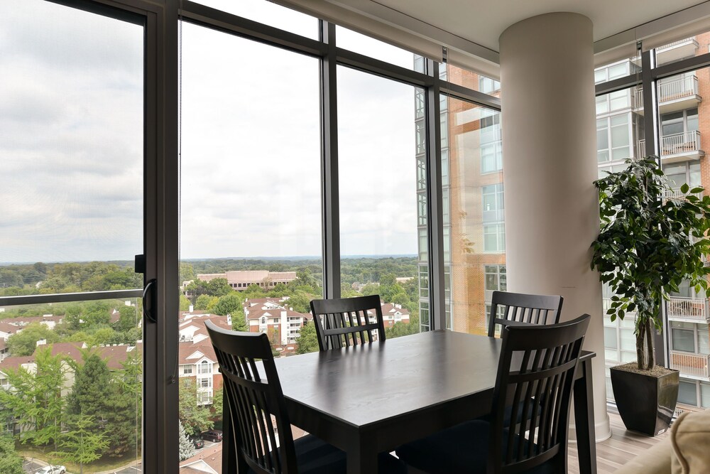 Ovation at Park Crest by Bridgestreet