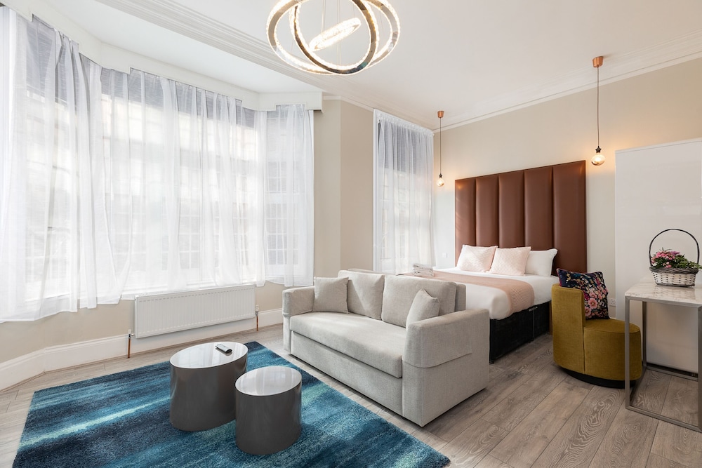 Luxurious Air Conditioned Apt High Street Kensington