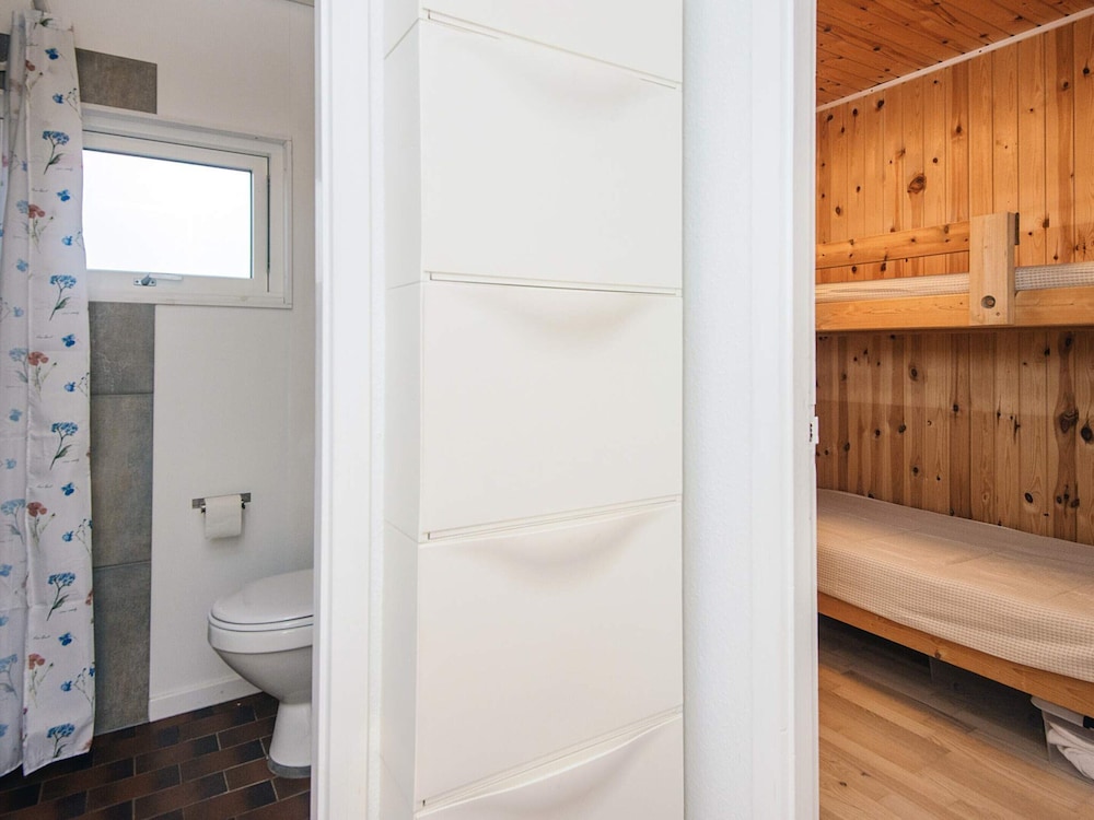 Peaceful Cabin Retreat in Ebeltoft