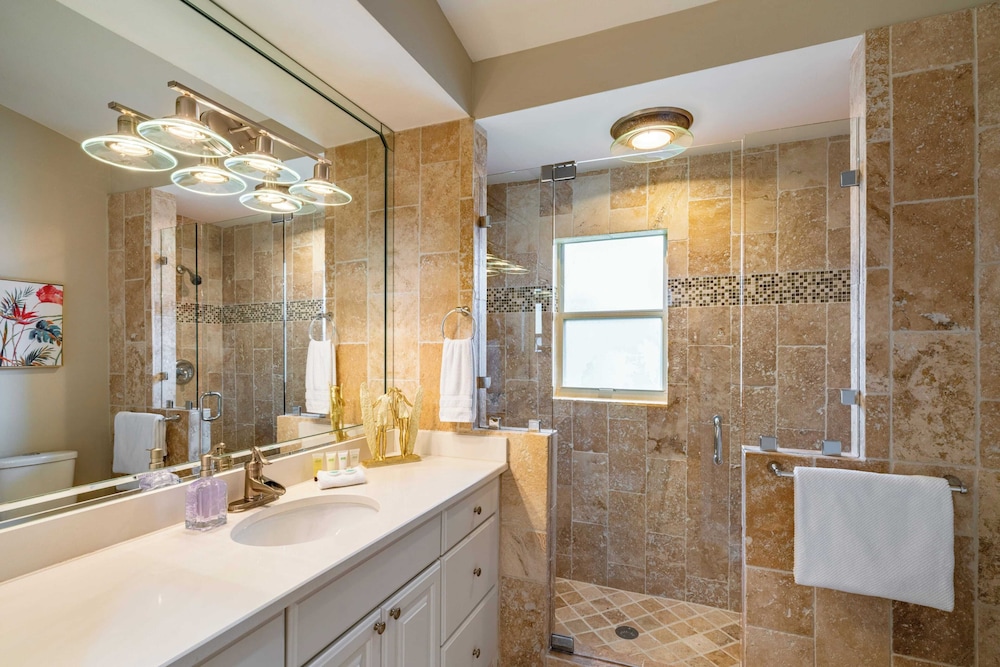 Private Pool, Firepit, Game Room Mins to Beaches + Community Amenities Casa Solara by Avantstay