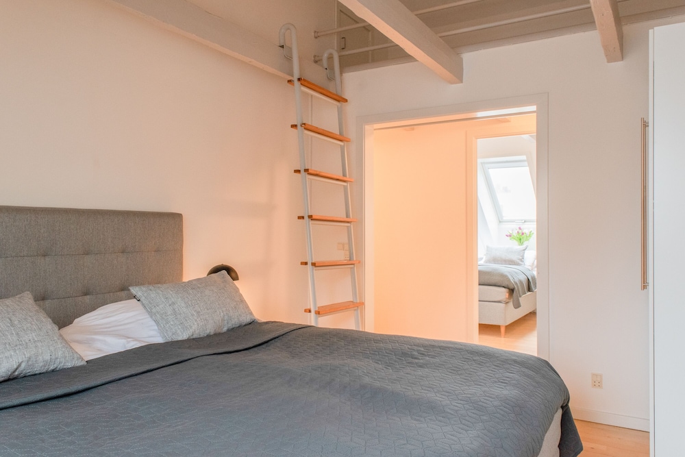 Sanders Canal - Chic 2-bdr Apt in Arhus Center view 4