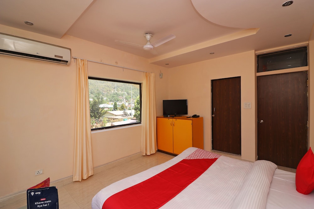 OYO 13884 Holiday Homes