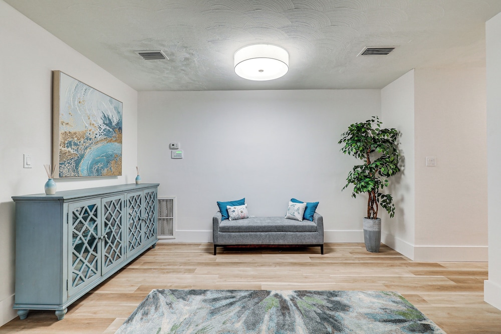 Davis Island Home w/ Lanai: 3 Mi to Downtown Tampa