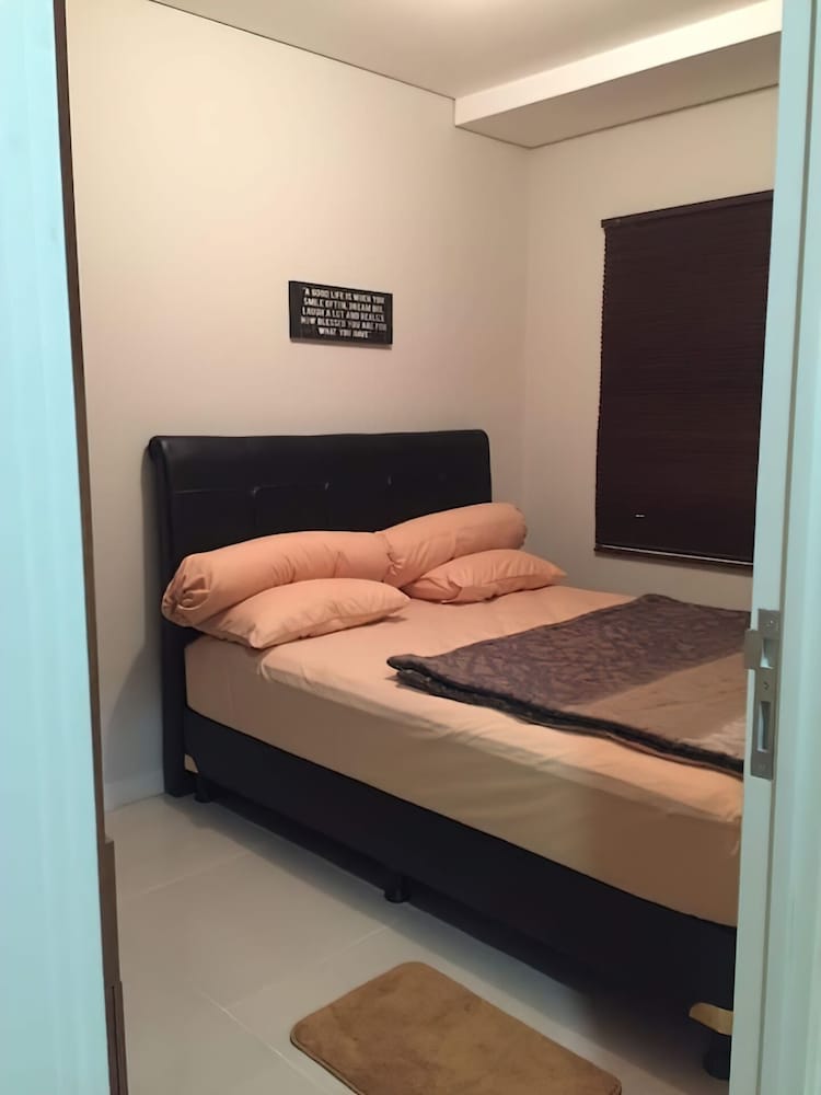 Salute de Madison Park Apartments
