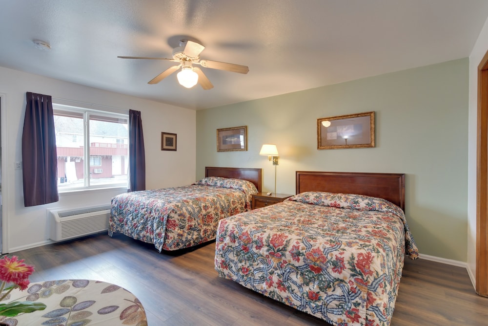 Loveland Vacation Rental: Pets Welcome view 4