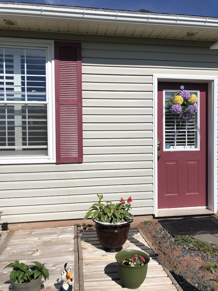 Bluewaters Retreat Bachelor Unit