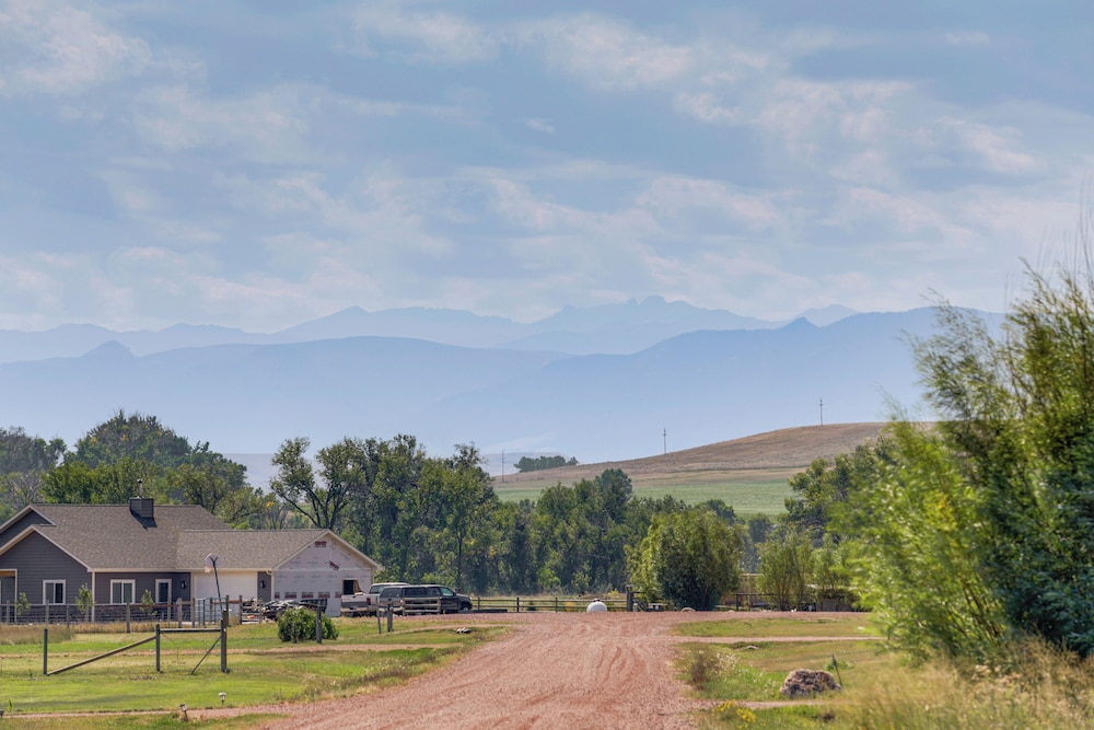 Mtn-views, Pet-friendly! Family Home in Ranchester