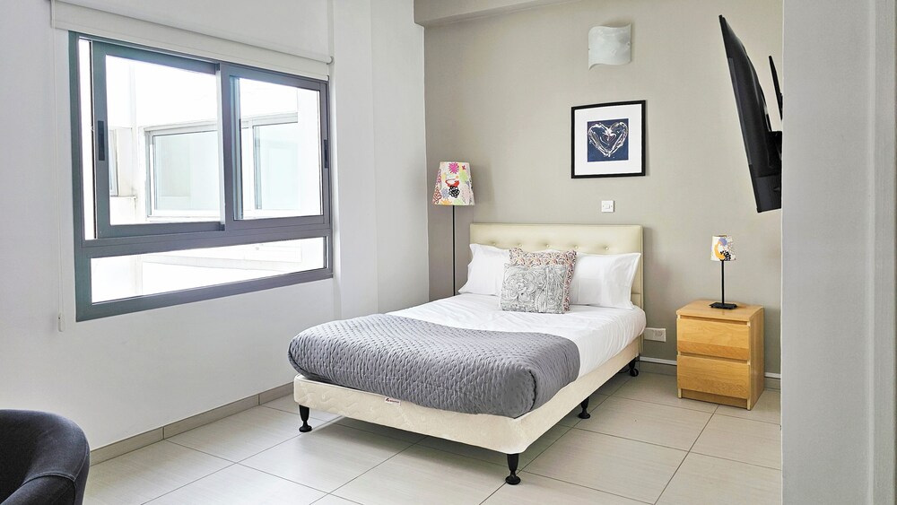 Phaedrus Living Ledras Residences 104