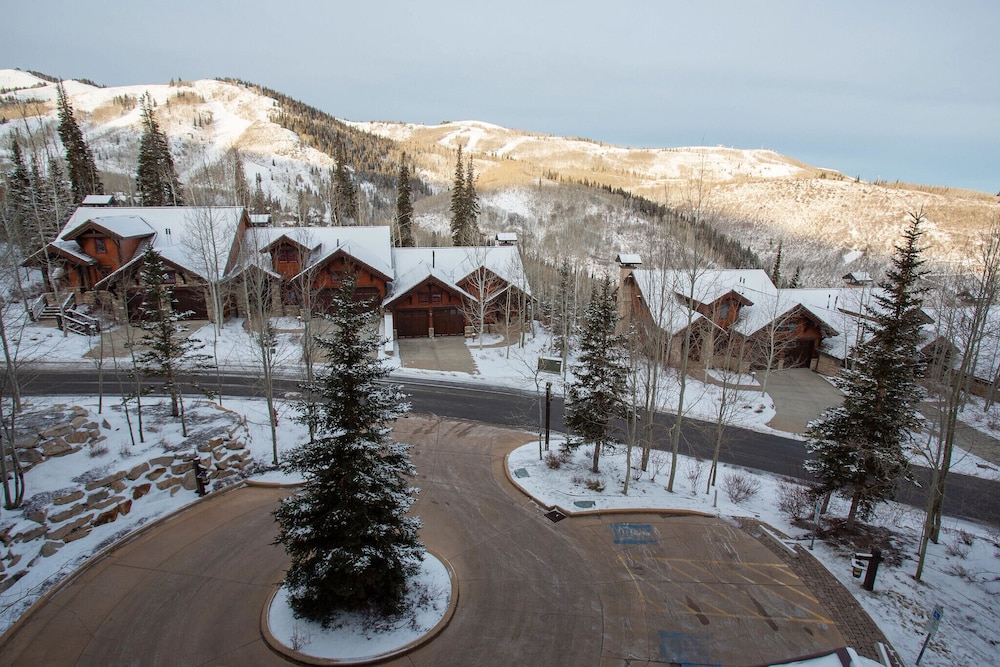 Arrowleaf Lodge- Two Bedroom Residence #209 2 Condo