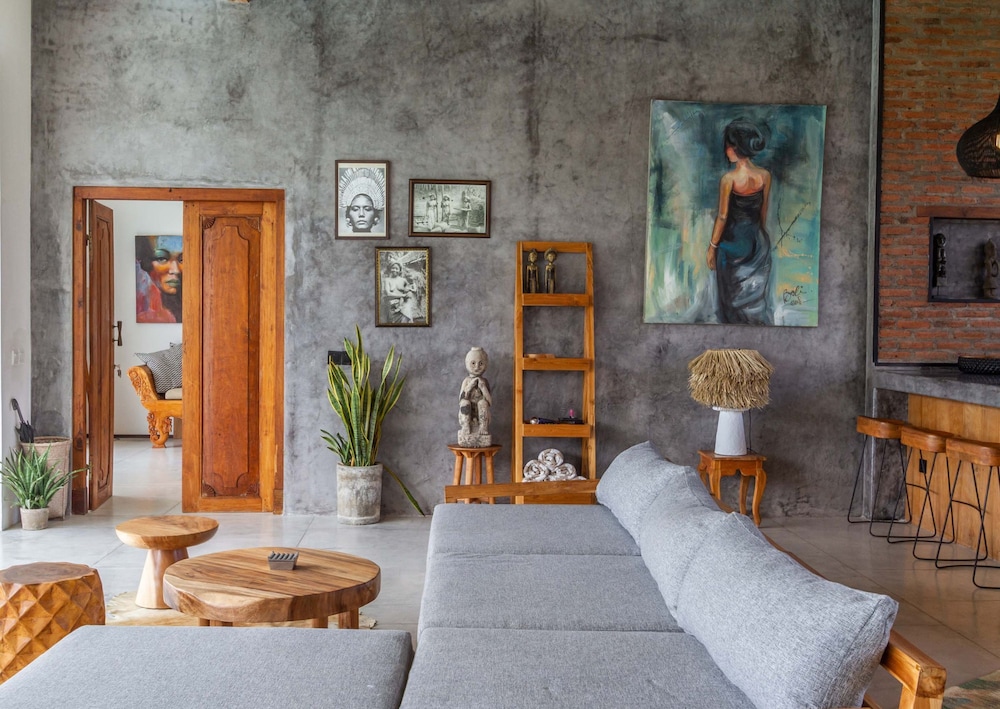 Villa Maje by Alfred in Bali - Tropical 3BD Villa w Pool Near Batu Belig Beach