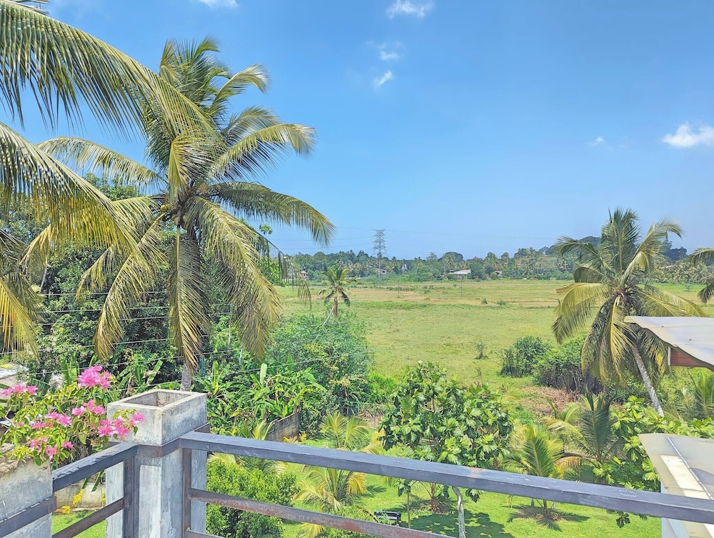 Room in Guest Room - Serene Oasis in Galle - Tranquil Retreat With Breathtaking Views