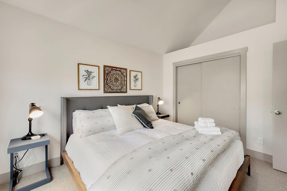 Spacious Retreat Near Old Town & Breweries