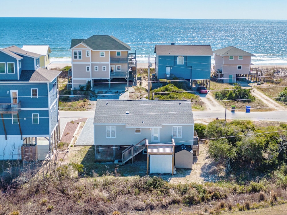 Bella Beach House by Topsail Realty
