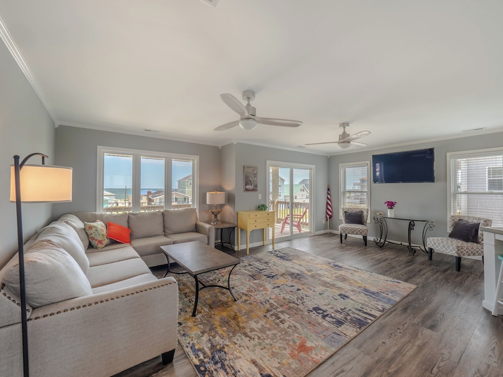 Pelican Palms by Topsail Realty