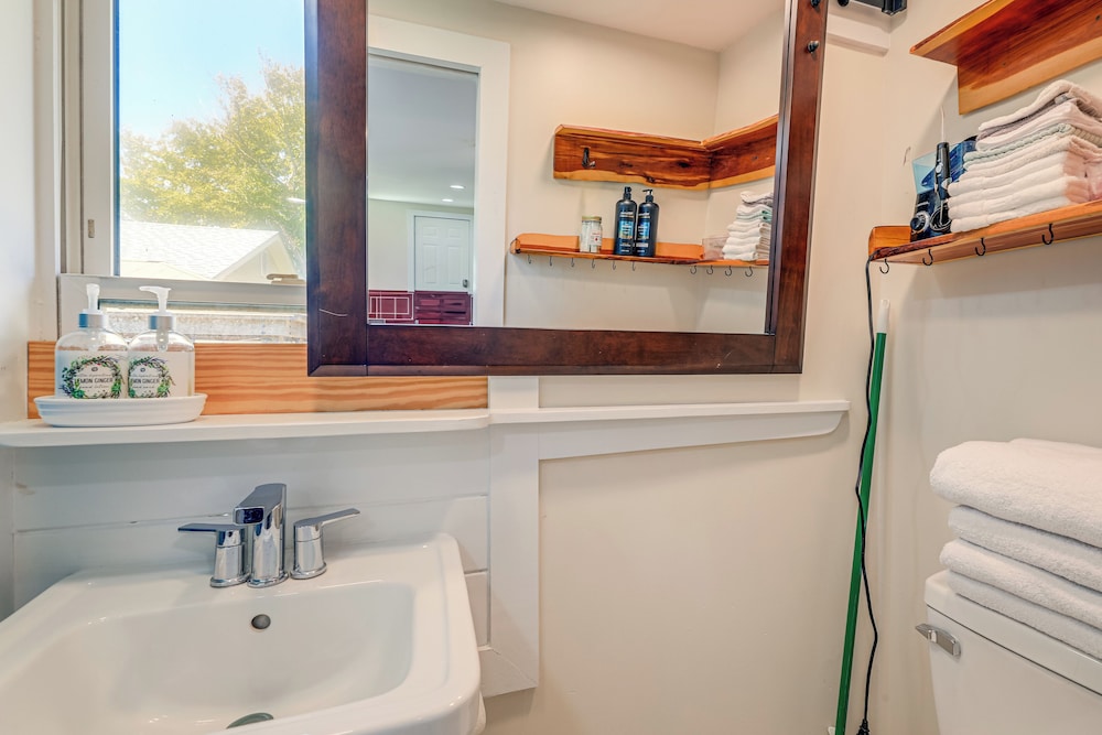 Fenced Yard, Walkable Location: Cozy Beaufort Home