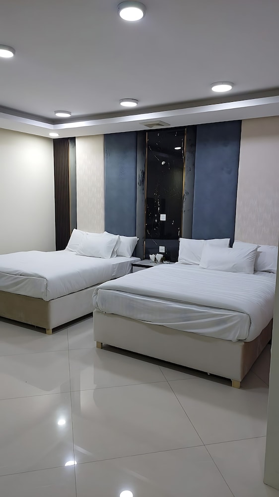 Executive Grand Royal