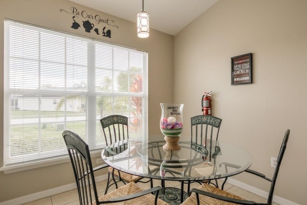 Amanda's Cozy Clear Creek Pool 3 Bedroom Home by Redawning view 3
