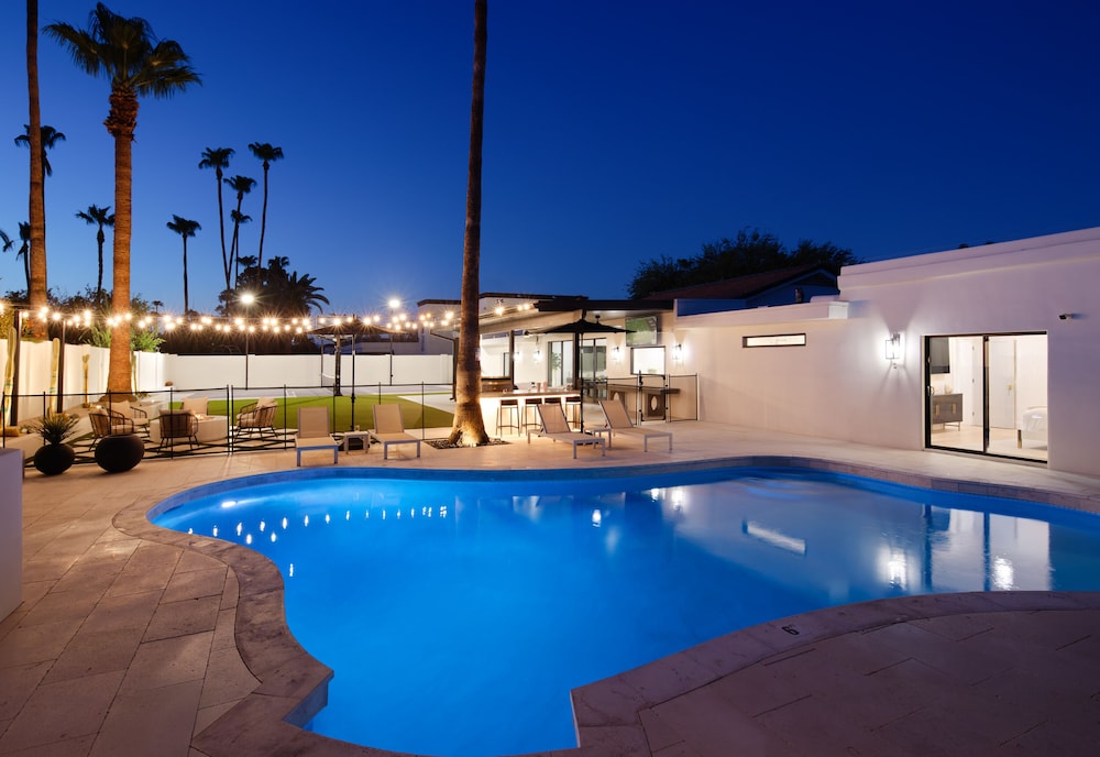 D&G Retreat-resort Style Backyard-north Scottsdale