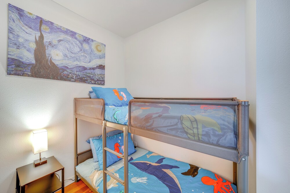 Walk to Lake Chelan: Top-level Waterfront Condo