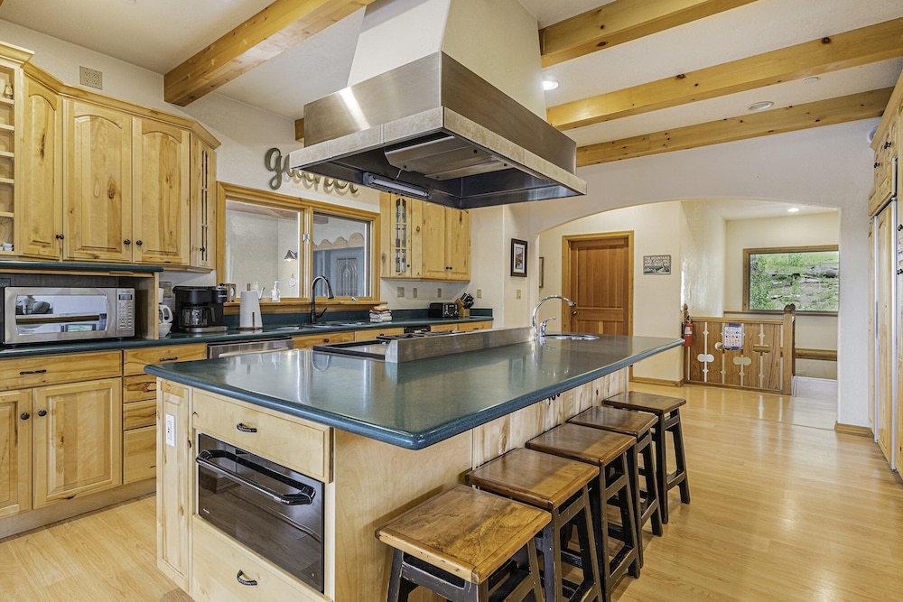 H7 at Hope Mountain -- 6-Bedroom Retreat Home at Allenspark Colorado 6 Home by RedAwning - Property Image 40