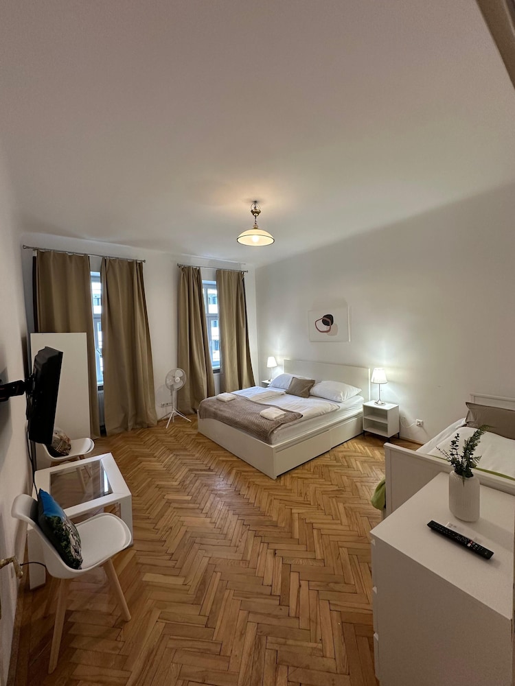 Comfy Apt Long Stay 5P Margareten