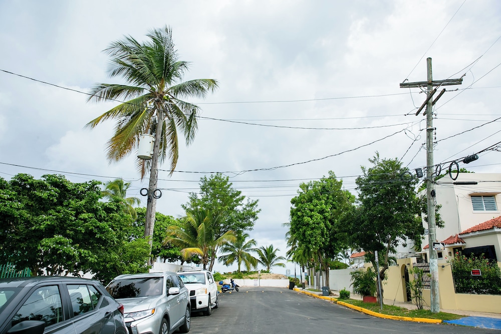 Numero Uno Beach Apartments