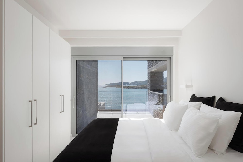 Luxurious Seafront Villa Karystos
