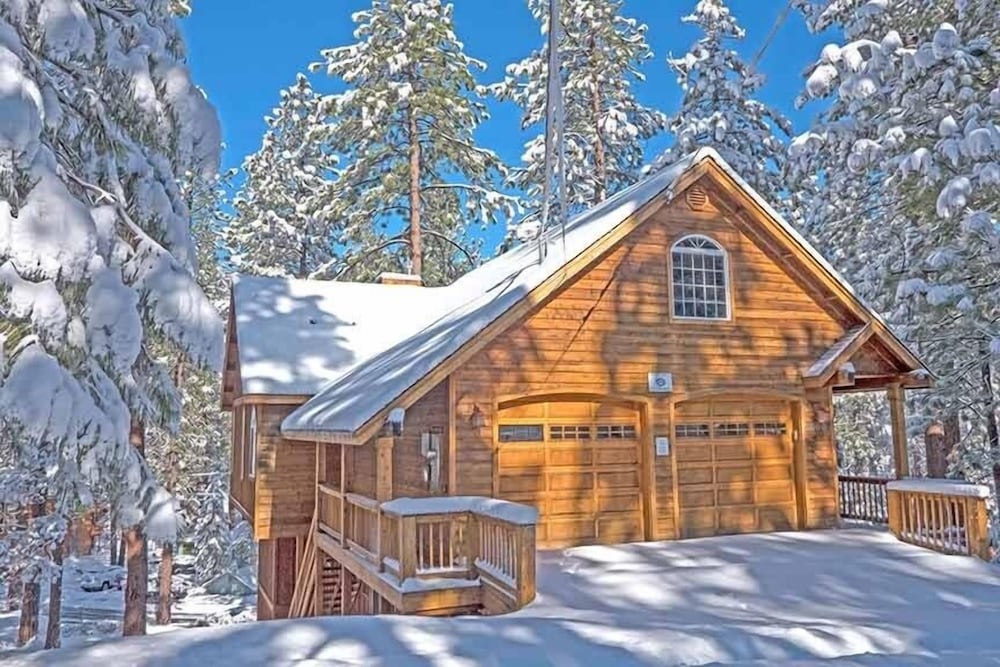 Lake Tahoe Vacations - 1800 High Meadows Trail 4 Bedroom Home by RedAwning - Property Image 1