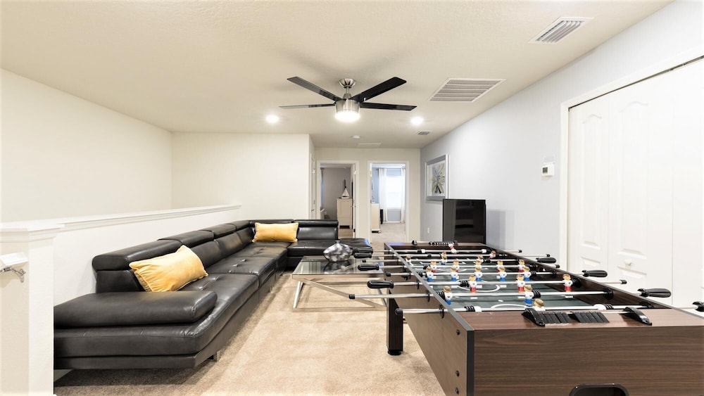 5BR Private Pool Villa No Rear Neighbor view 2