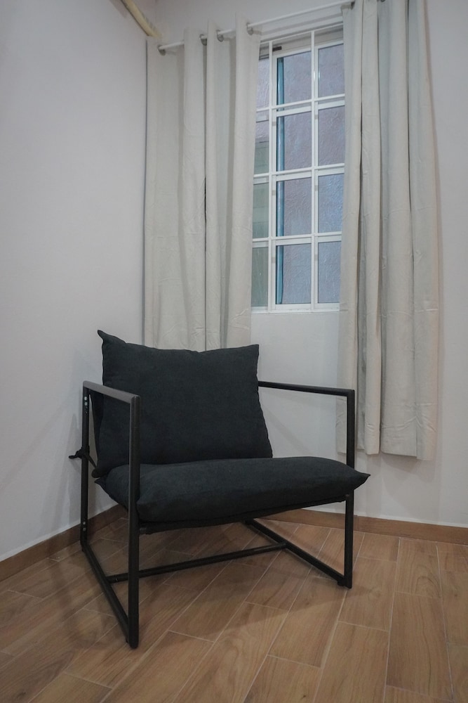 Modern Flat with 2 Bedrooms Near sea