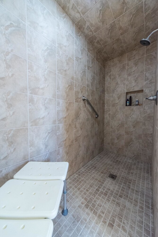 W Ashley 510 5 Bedroom Holiday Home By My Ocean Rentals