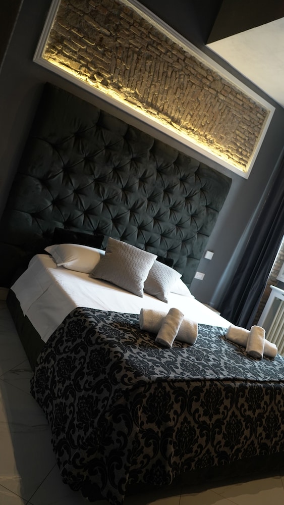 Rhome Luxury suite
