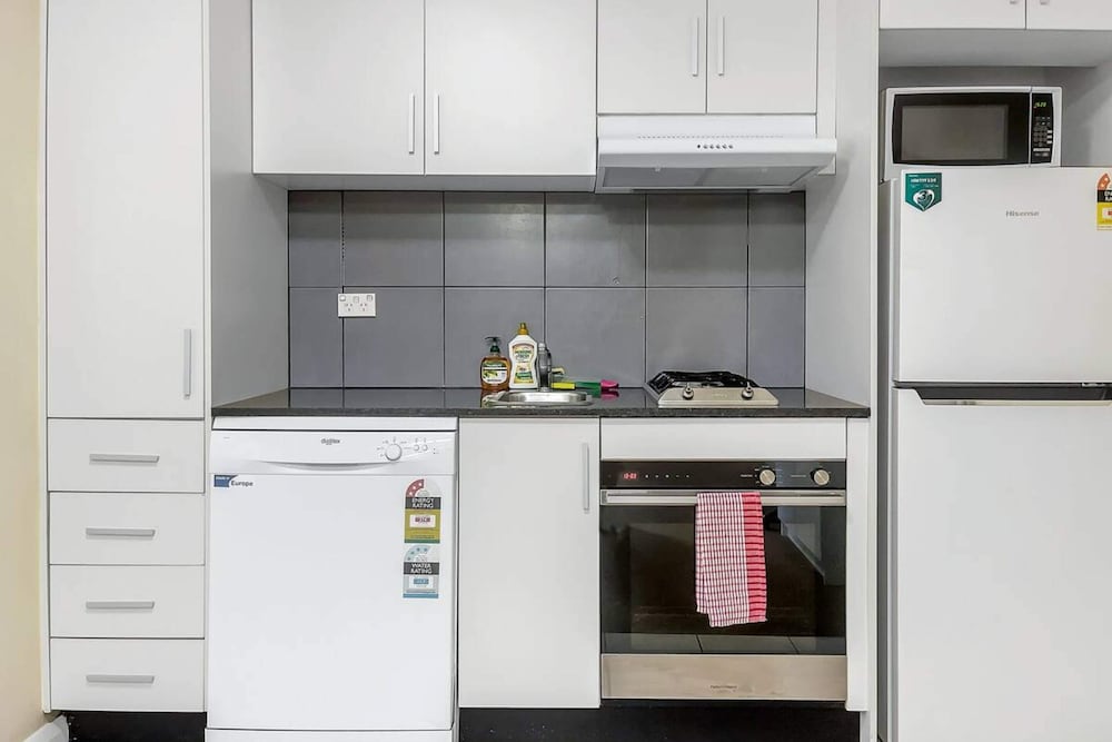 1BR Apartment Near Trendy Zetland