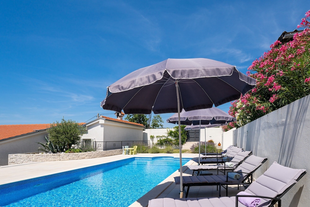 Pool House Edita view 5