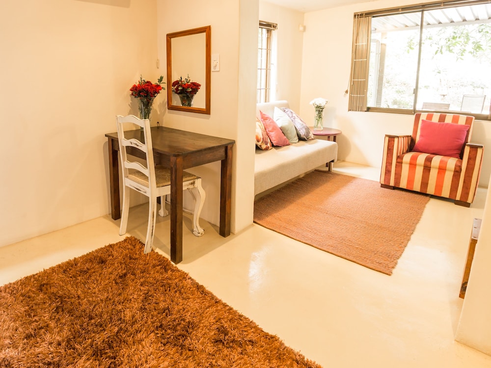Mackaya Bella Guest House