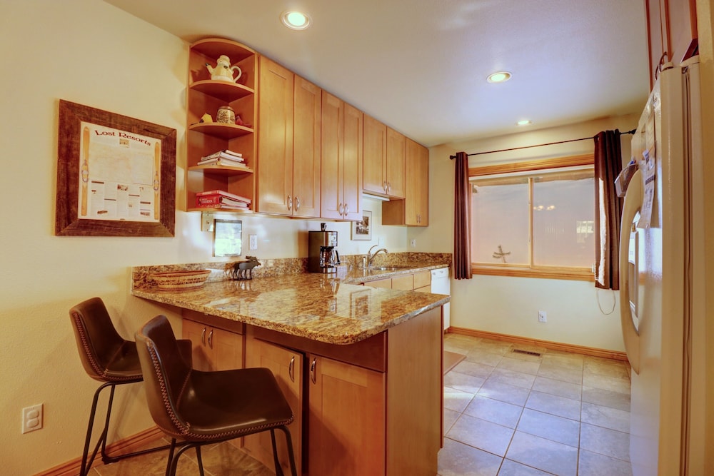 727b Meadow Creek 2 Bedroom Townhouse