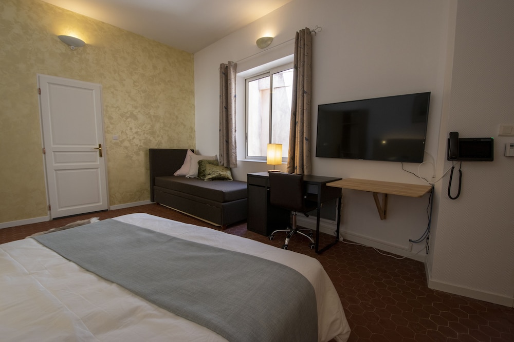 hotel room