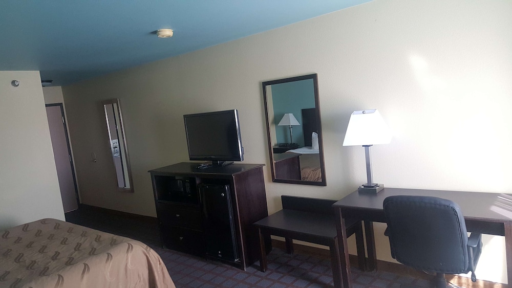 SureStay Plus Hotel by Best Western Blue Springs - Property Image 11