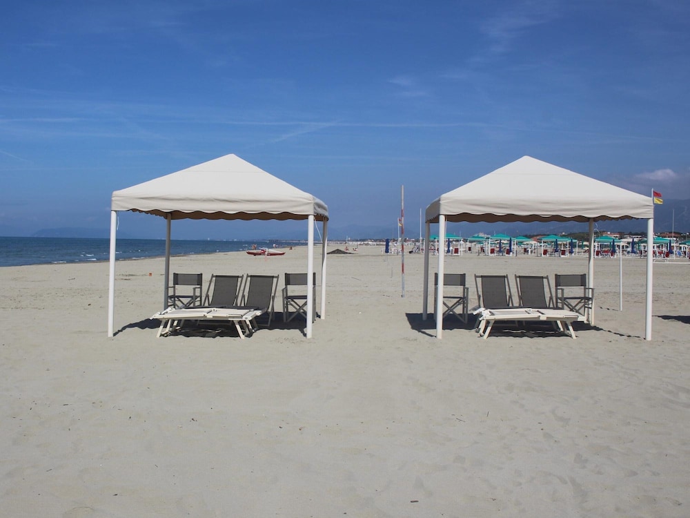 Holiday House in Versilia With Pool & Beaches view 3