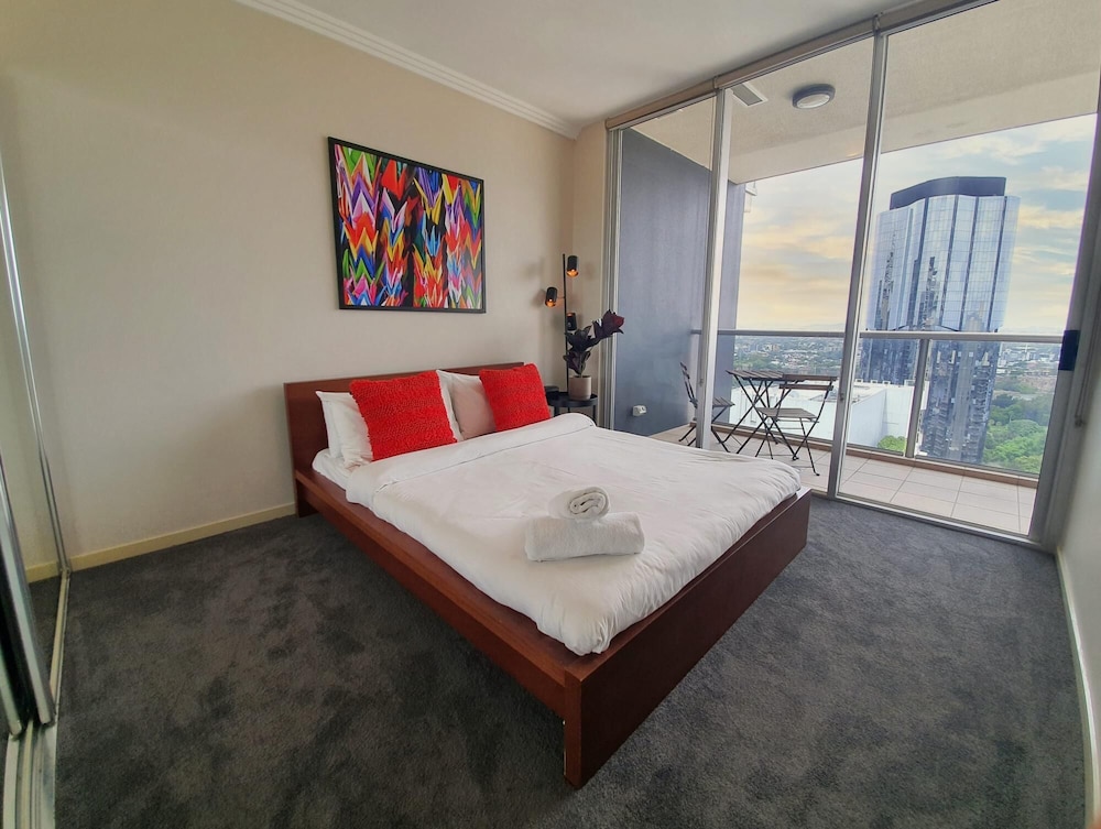 Brisbane Vacations - 2BR Stunning Views CBD Pool Gym Netflix - Property Image 8