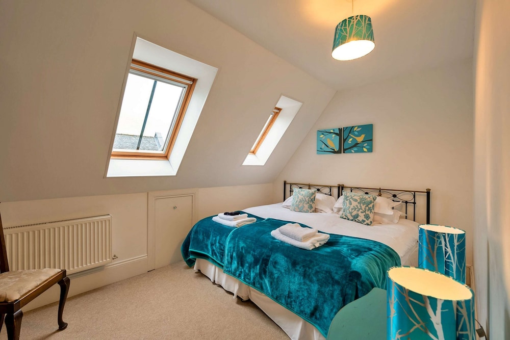 Self-catering Retreat With Pool, hot tub