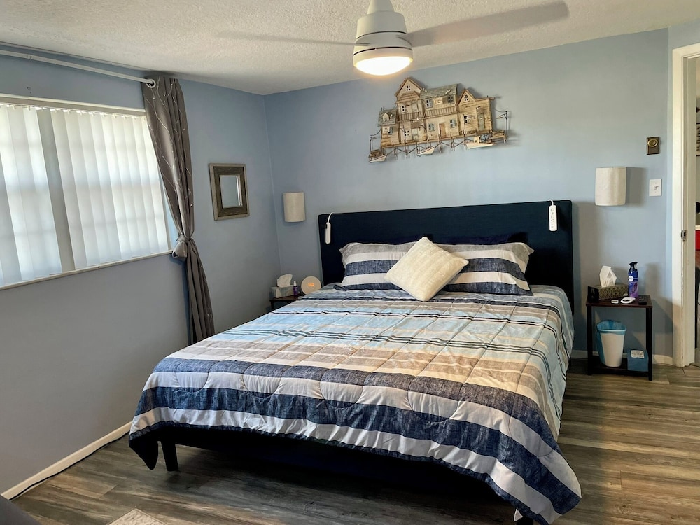 Gulf Side Getaway near Downtown Beaches