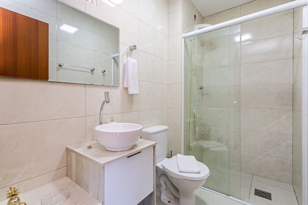 Apto em Condominio pe na Areia, c/ Piscina Mhr308