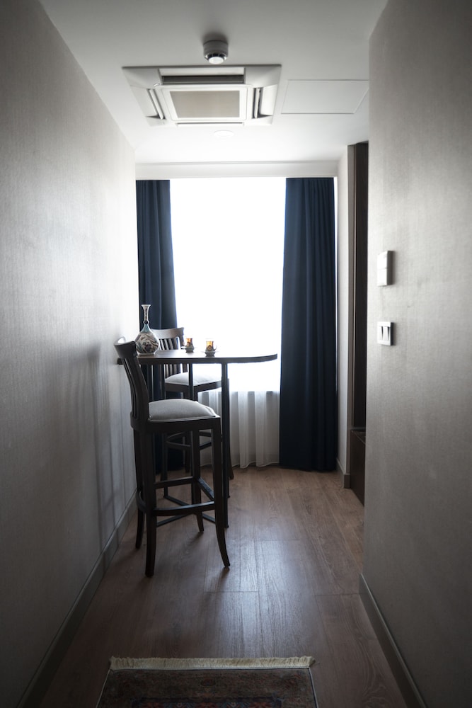 Nevi Otel & Süitler İstanbul Taksim - Image 9